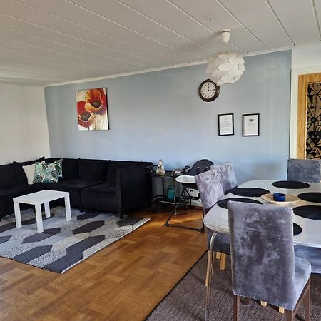 Villa Med Egen Parkering. Moejlighet Att Boka Fran 1 Och Upp Till 5 Personer. Эребру Экстерьер фото