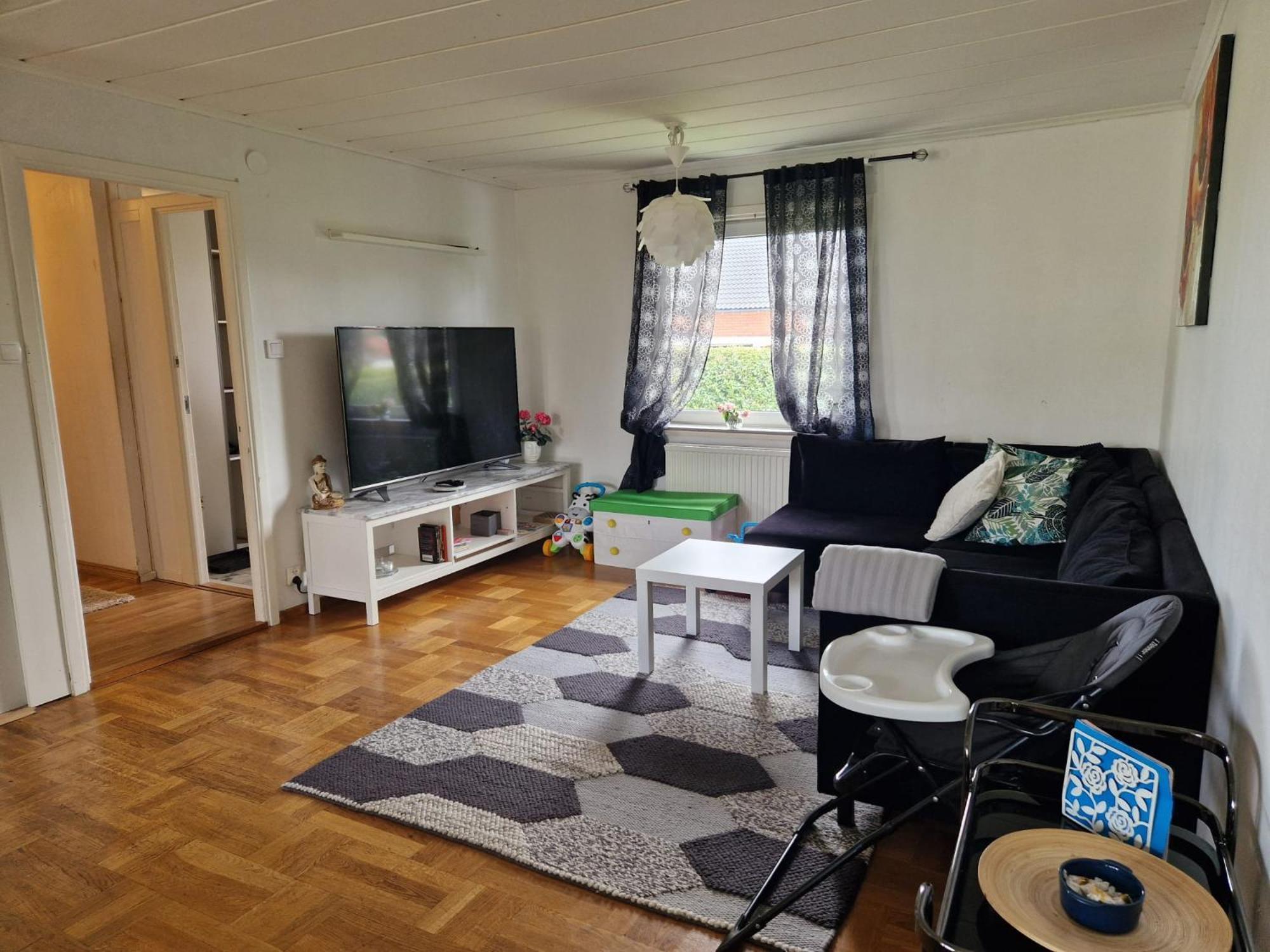 Villa Med Egen Parkering. Moejlighet Att Boka Fran 1 Och Upp Till 5 Personer. Эребру Экстерьер фото