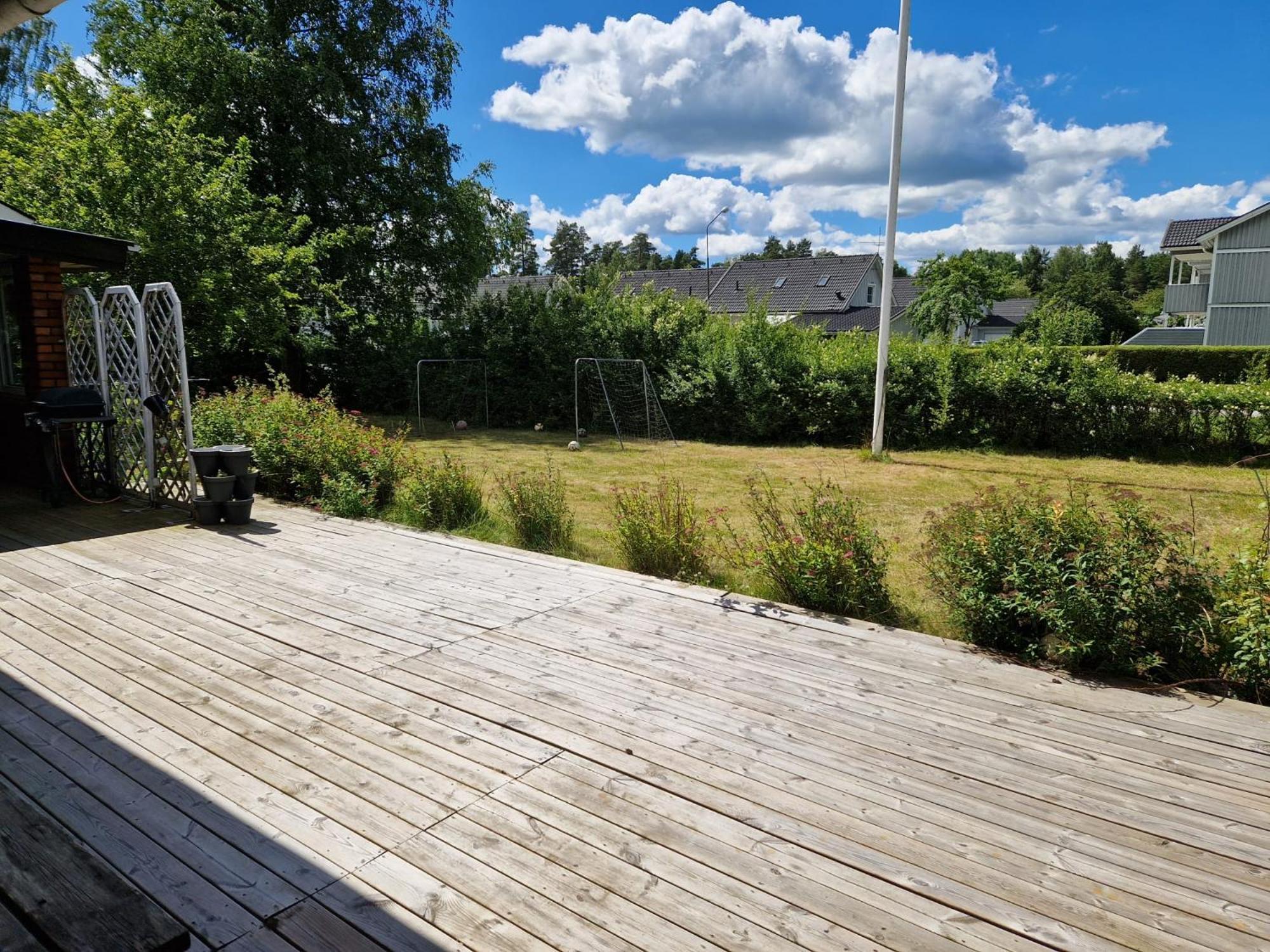 Villa Med Egen Parkering. Moejlighet Att Boka Fran 1 Och Upp Till 5 Personer. Эребру Экстерьер фото