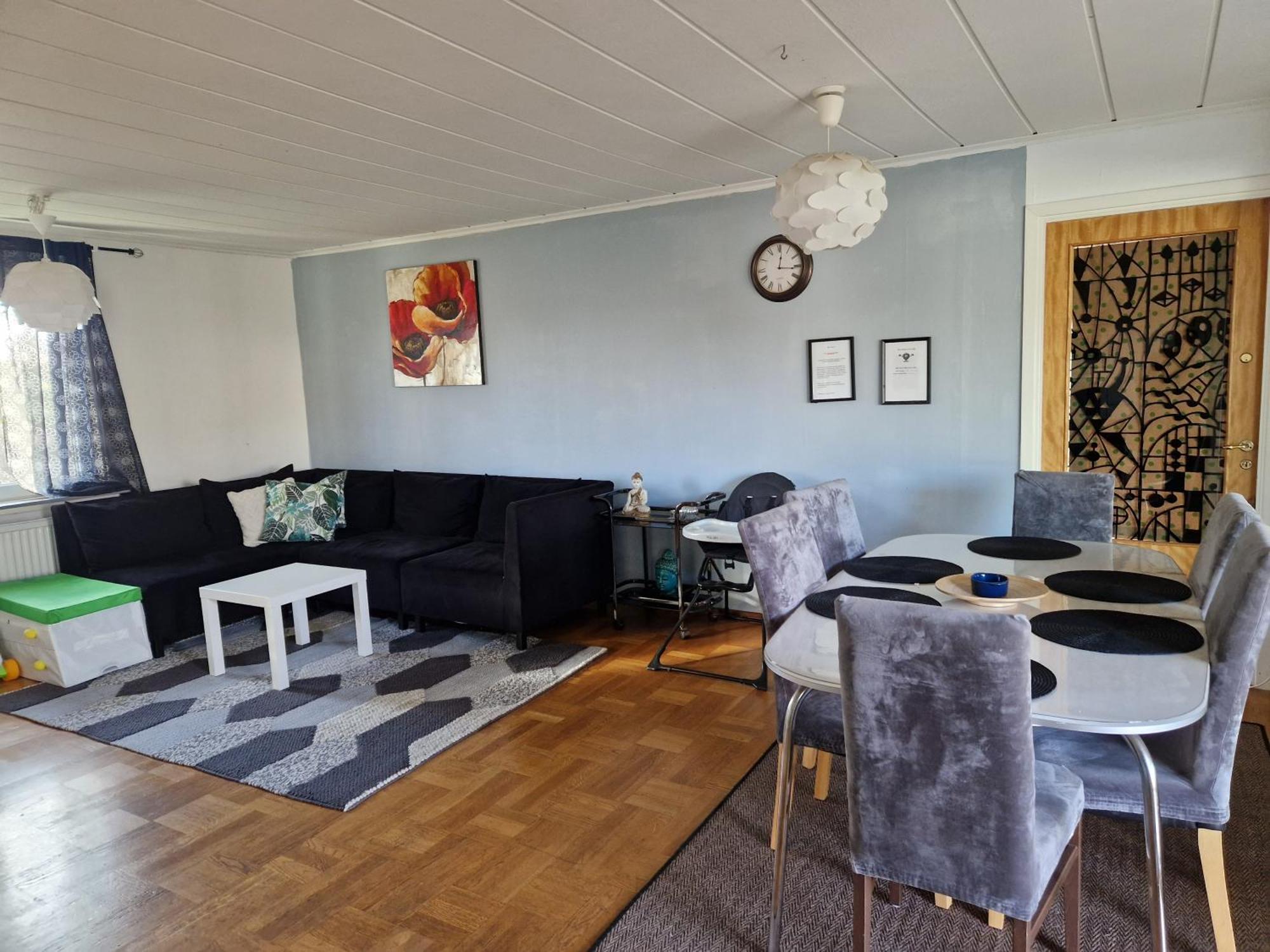 Villa Med Egen Parkering. Moejlighet Att Boka Fran 1 Och Upp Till 5 Personer. Эребру Экстерьер фото